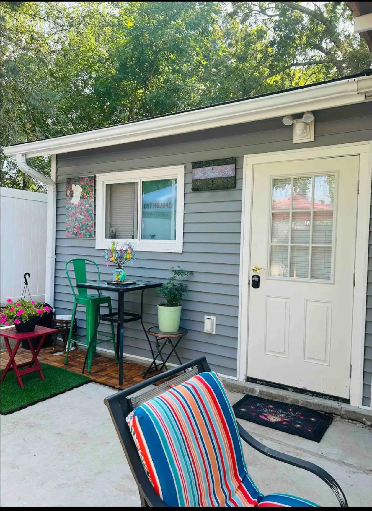 Fancy Studio Private Entrance Selden Exterior photo