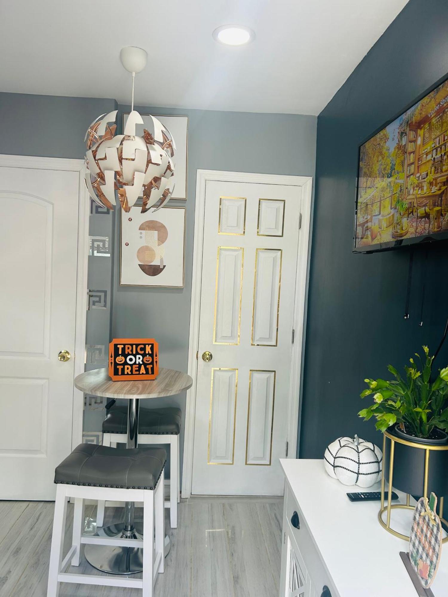 Fancy Studio Private Entrance Selden Exterior photo