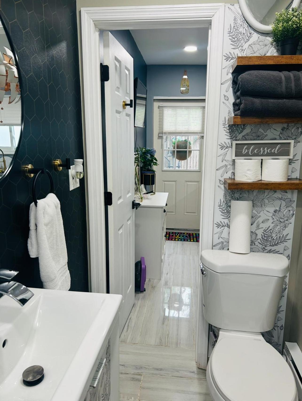 Fancy Studio Private Entrance Selden Exterior photo